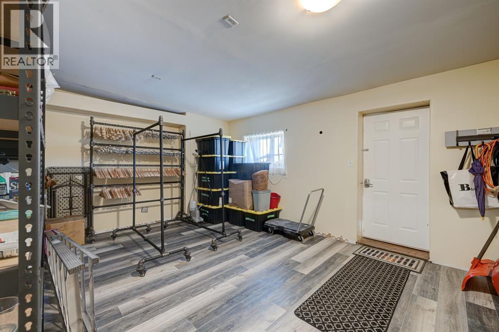 211 Main Street, Glencoe, ON - Indoor