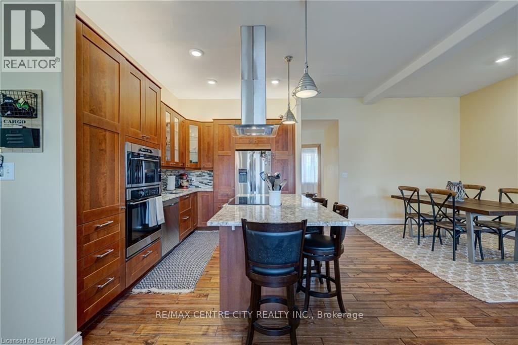 211 Main Street, Glencoe, ON - Indoor