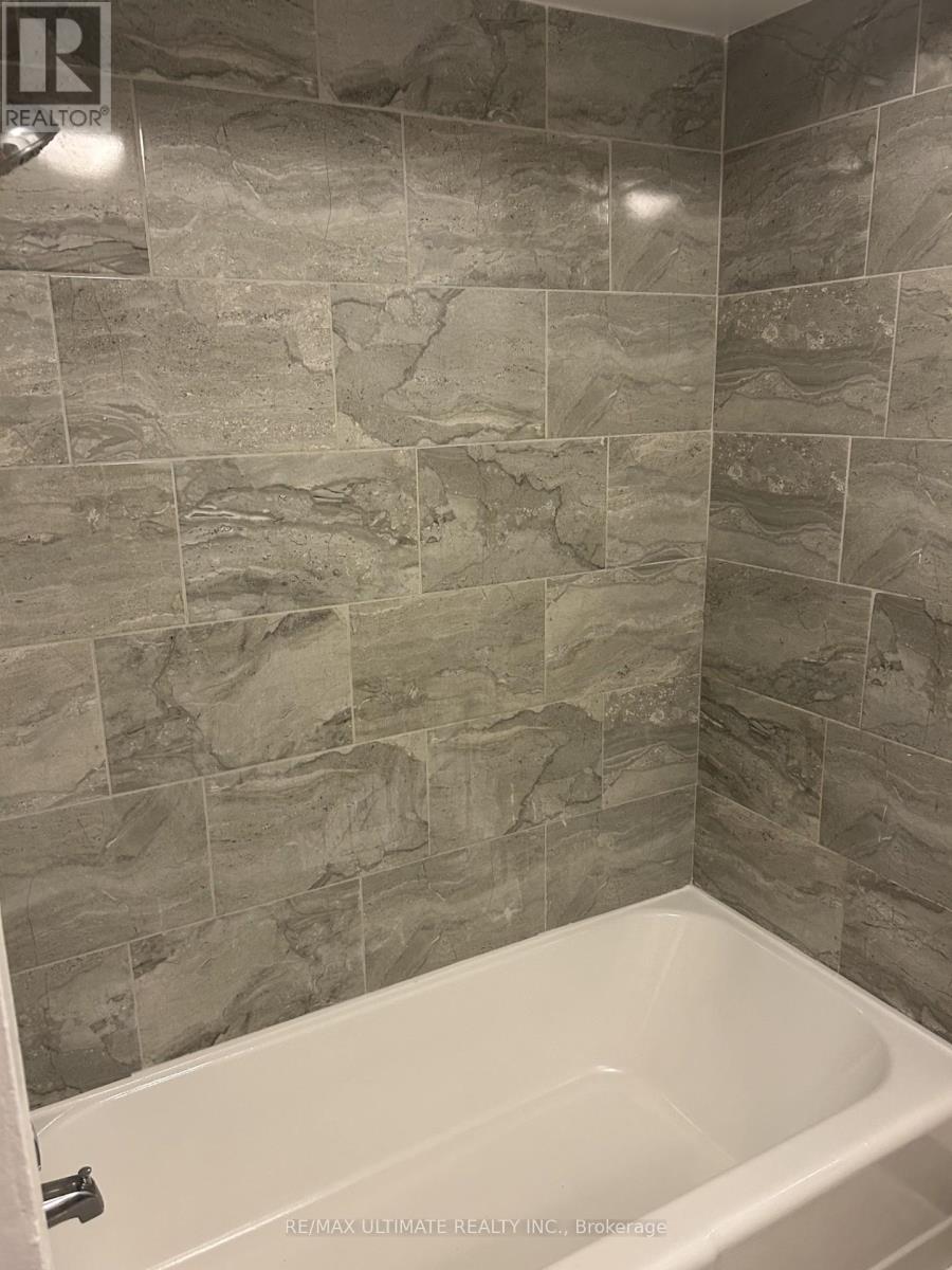 1 - 19 Castlefield Avenue, Toronto, ON - Indoor Photo Showing Bathroom