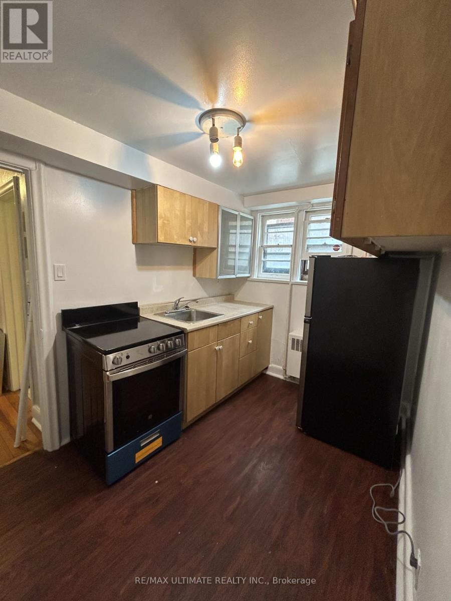 1 - 19 Castlefield Avenue, Toronto, ON - Indoor Photo Showing Kitchen