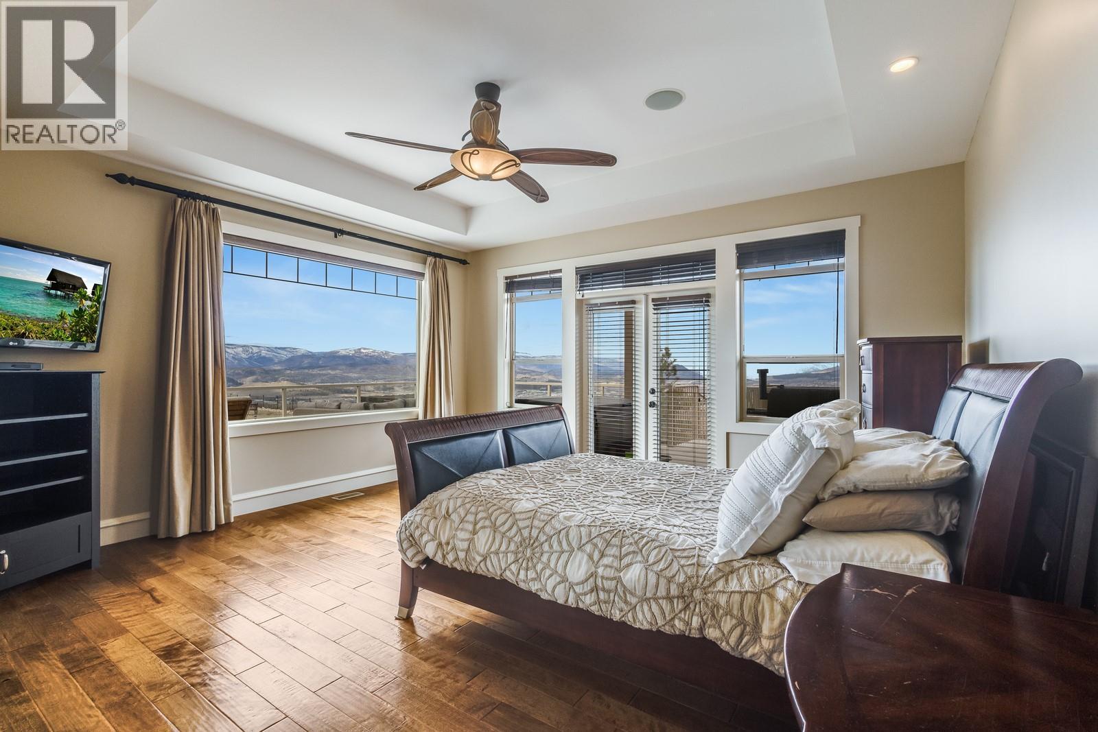 1830 Birkdale Avenue, Kelowna, BC - Indoor Photo Showing Bedroom