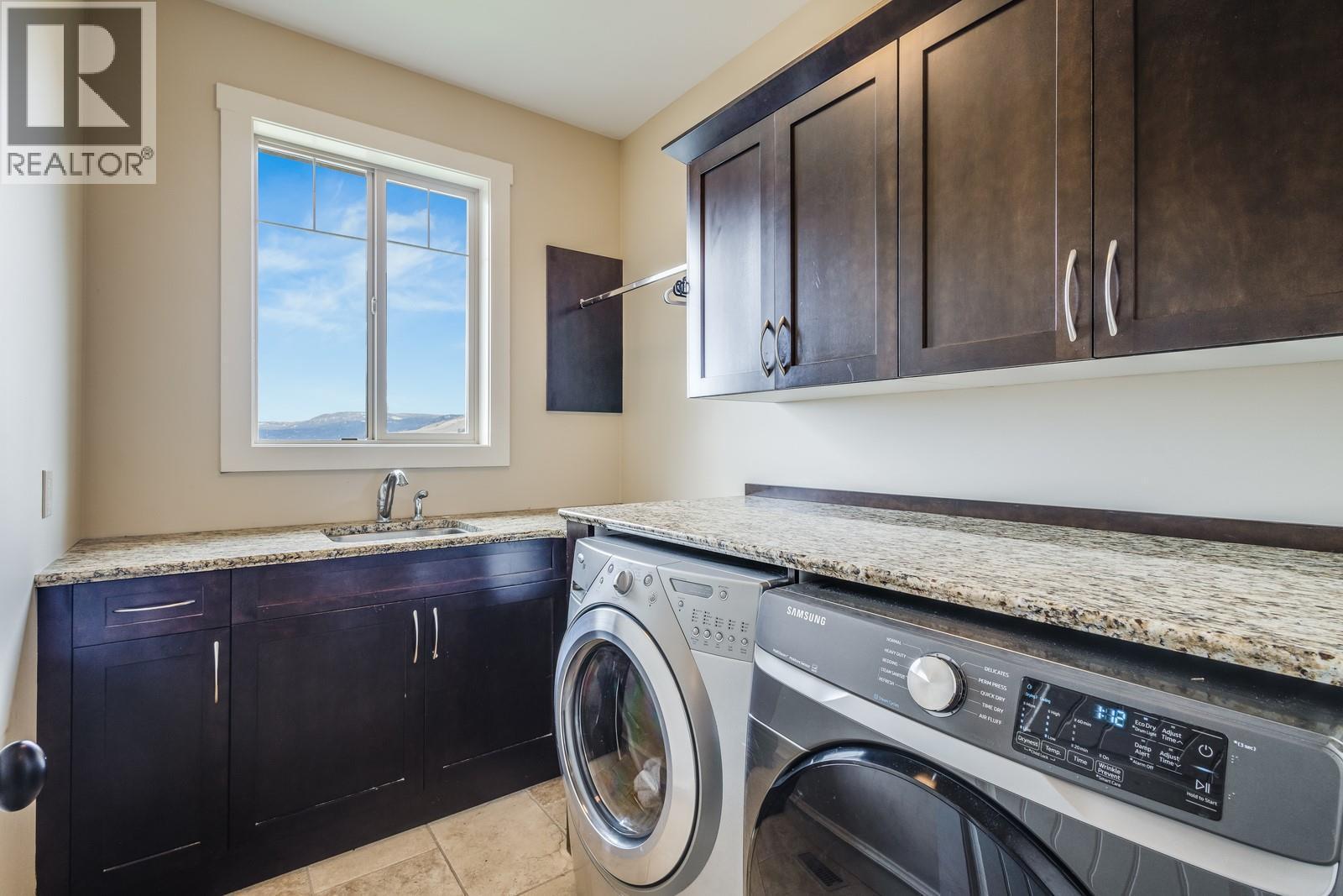 1830 Birkdale Avenue, Kelowna, BC - Indoor Photo Showing Laundry Room