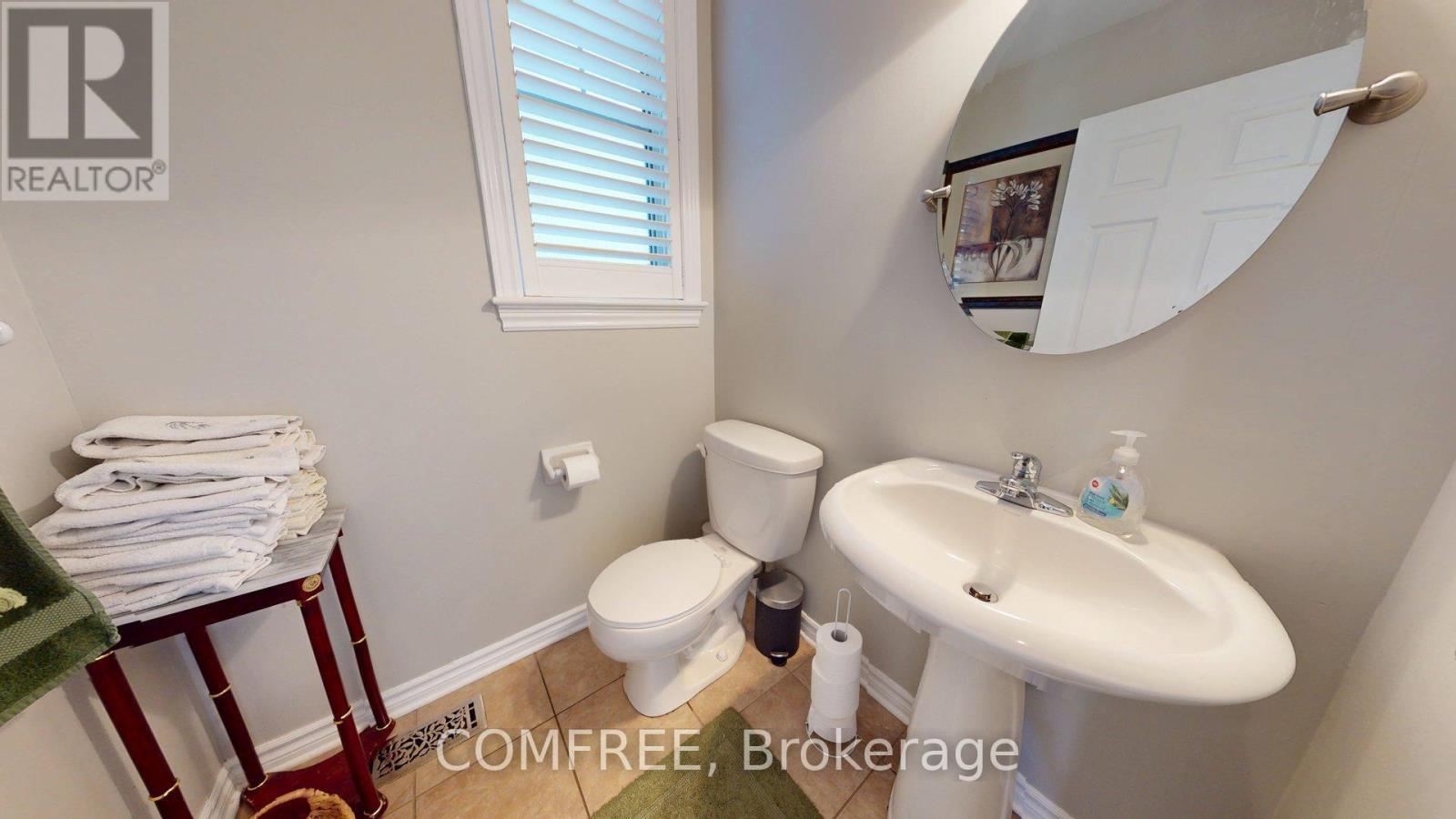 29D Cresthaven Drive, Ottawa, ON - Indoor Photo Showing Bathroom