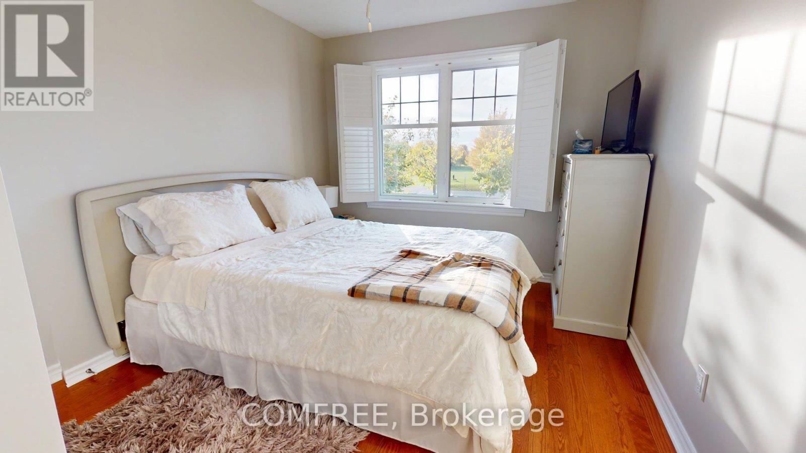 29D Cresthaven Drive, Ottawa, ON - Indoor Photo Showing Bedroom