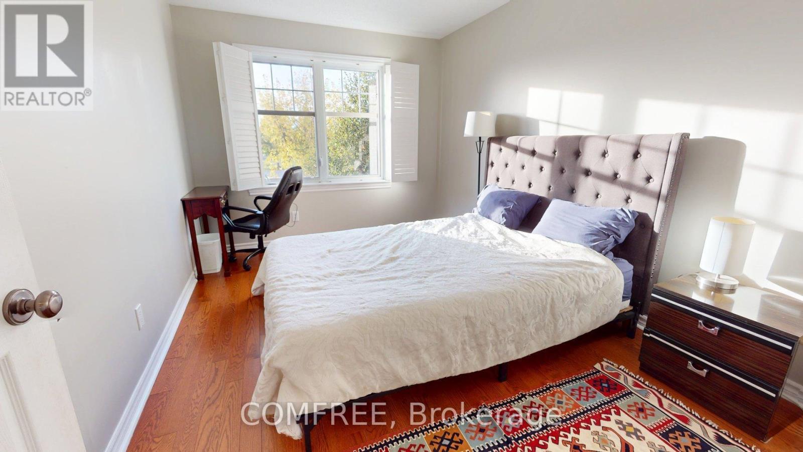29D Cresthaven Drive, Ottawa, ON - Indoor Photo Showing Bedroom