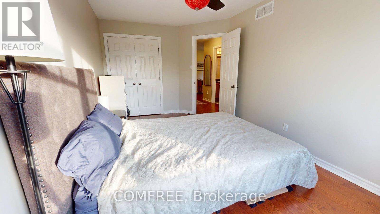 29D Cresthaven Drive, Ottawa, ON - Indoor Photo Showing Bedroom