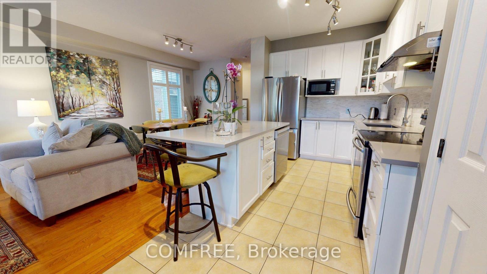 29D Cresthaven Drive, Ottawa, ON - Indoor Photo Showing Kitchen
