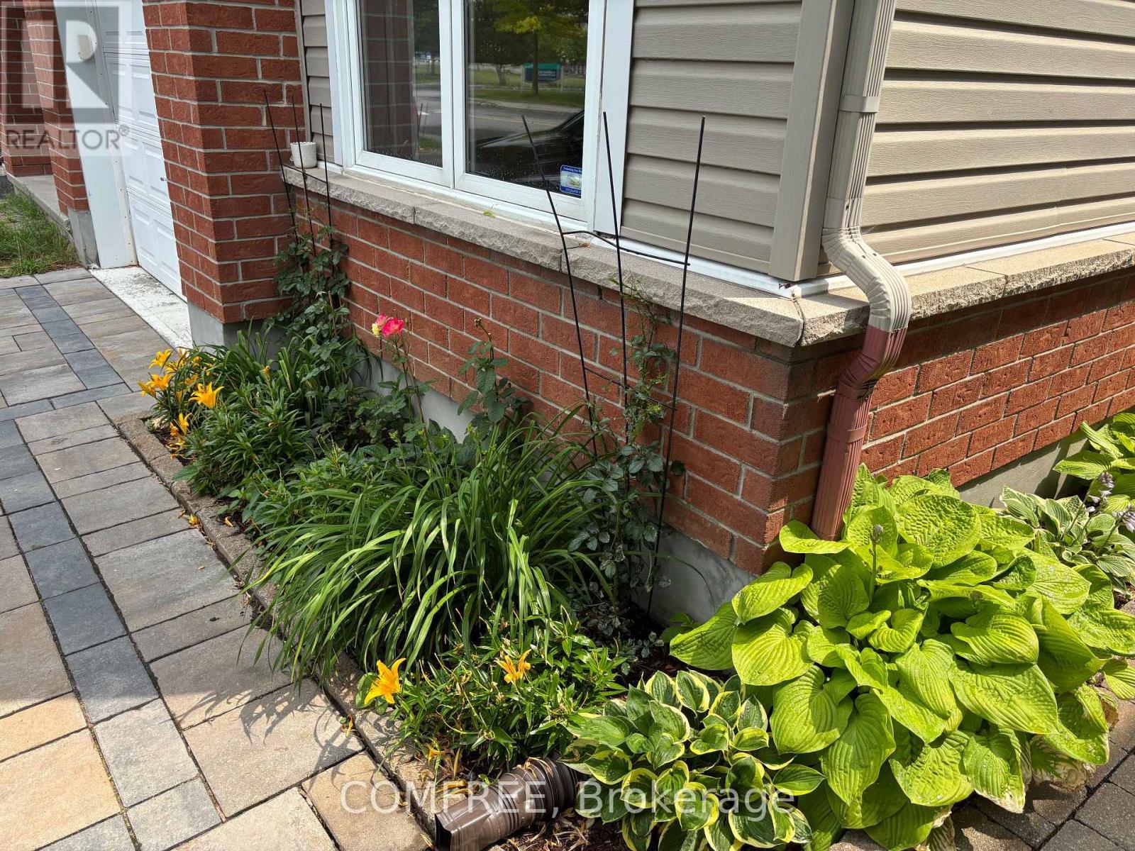 29D Cresthaven Drive, Ottawa, ON - Outdoor With Exterior