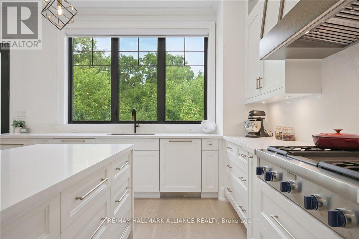1225 Baldwin Drive, Oakville, ON - Indoor Photo Showing Kitchen