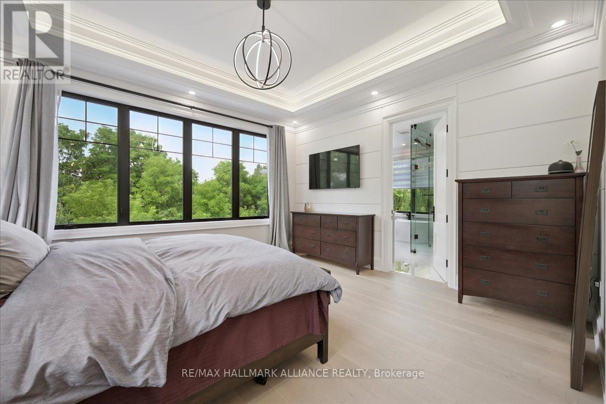 1225 Baldwin Drive, Oakville, ON - Indoor Photo Showing Bedroom