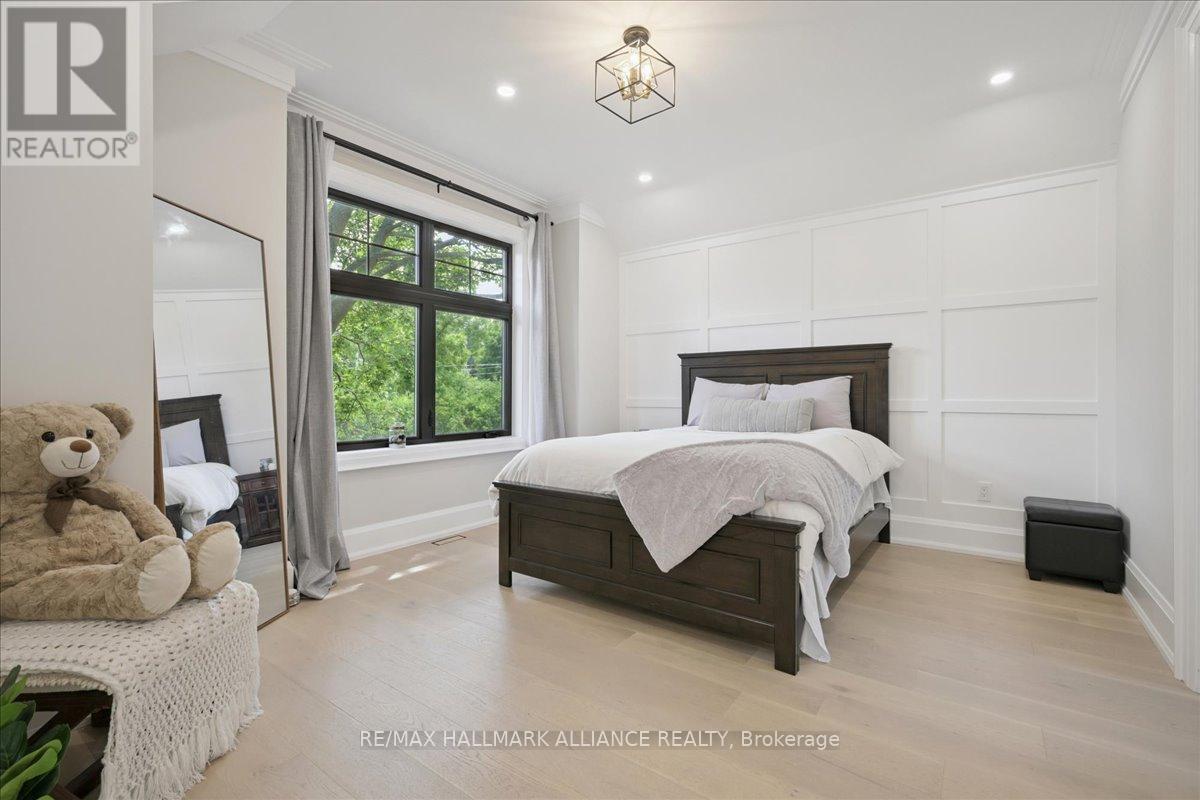 1225 Baldwin Drive, Oakville, ON - Indoor Photo Showing Bedroom
