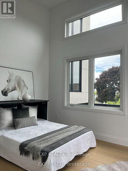 838 Elmwood Street, Georgina, ON - Indoor Photo Showing Bedroom