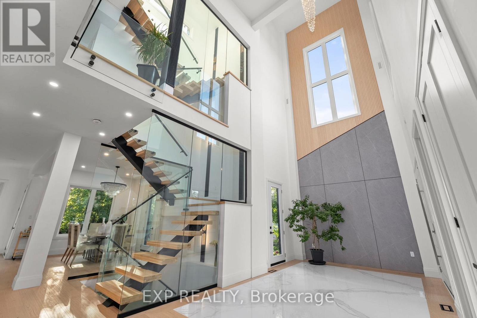 838 Elmwood Street, Georgina, ON - Indoor Photo Showing Other Room