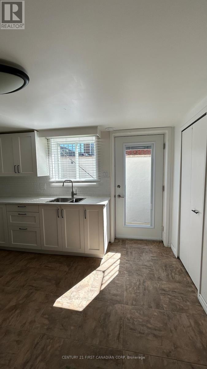 Unit 3 - Lower - 1473 Adelaide Street N, London North (North G), ON