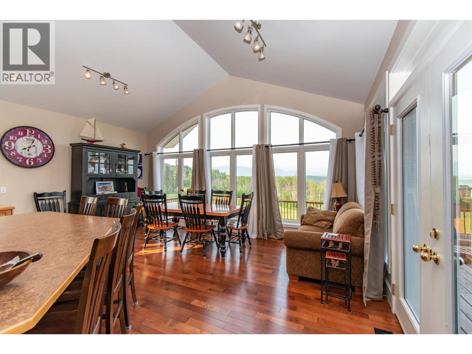 8020 Hislop Road, Telkwa, BC - Indoor Photo Showing Dining Room