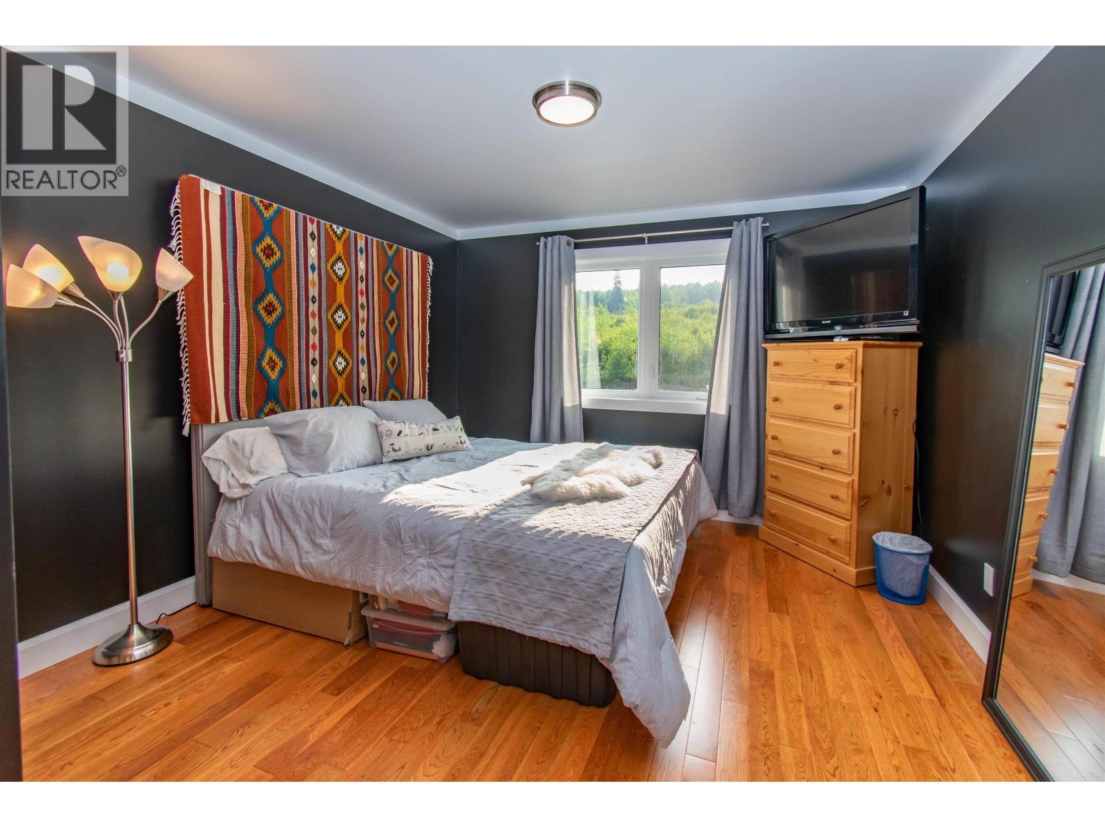 8020 Hislop Road, Telkwa, BC - Indoor Photo Showing Bedroom