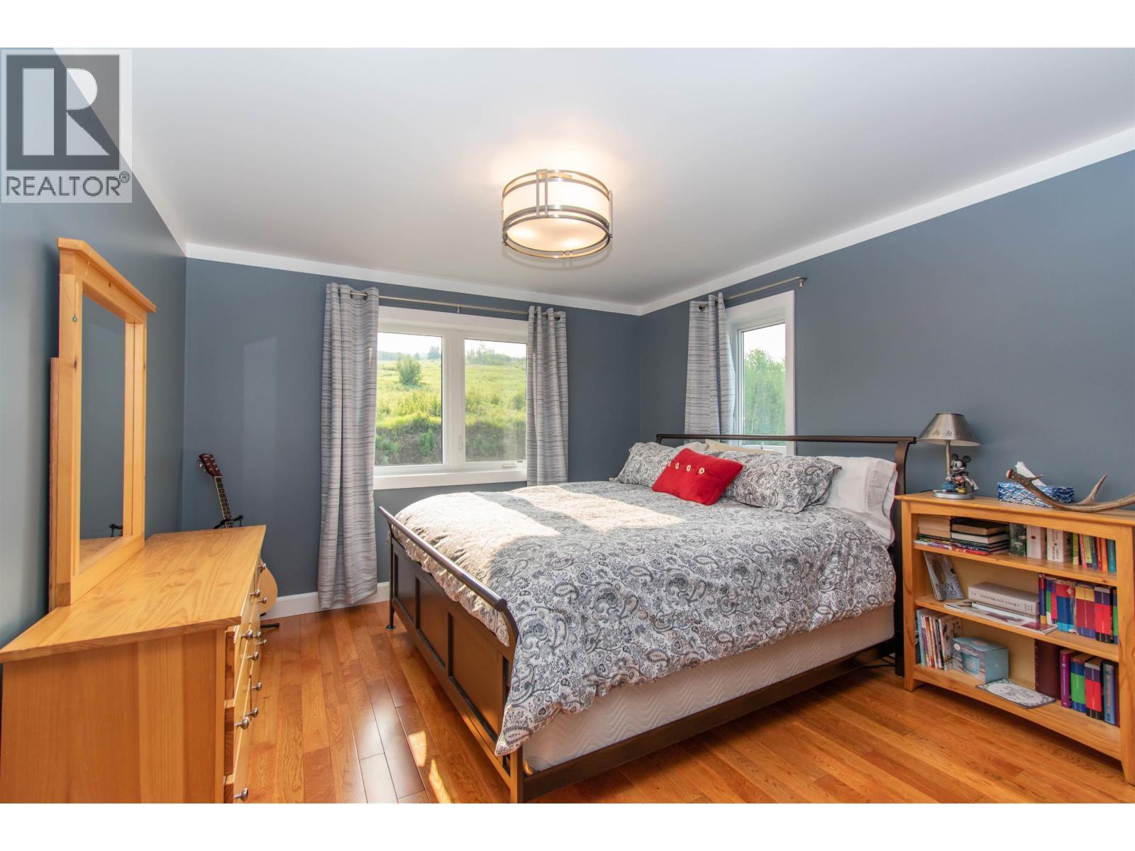 8020 Hislop Road, Telkwa, BC - Indoor Photo Showing Bedroom