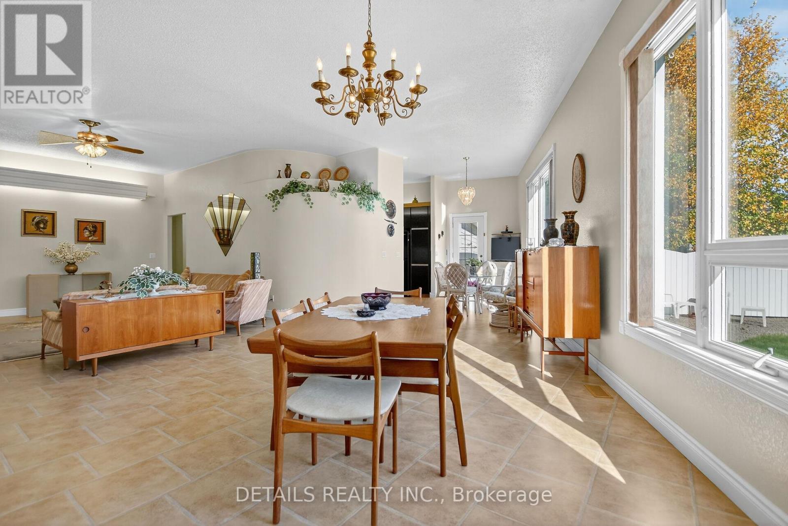7 Eagle Chase Court, Ottawa, ON - Indoor Photo Showing Dining Room