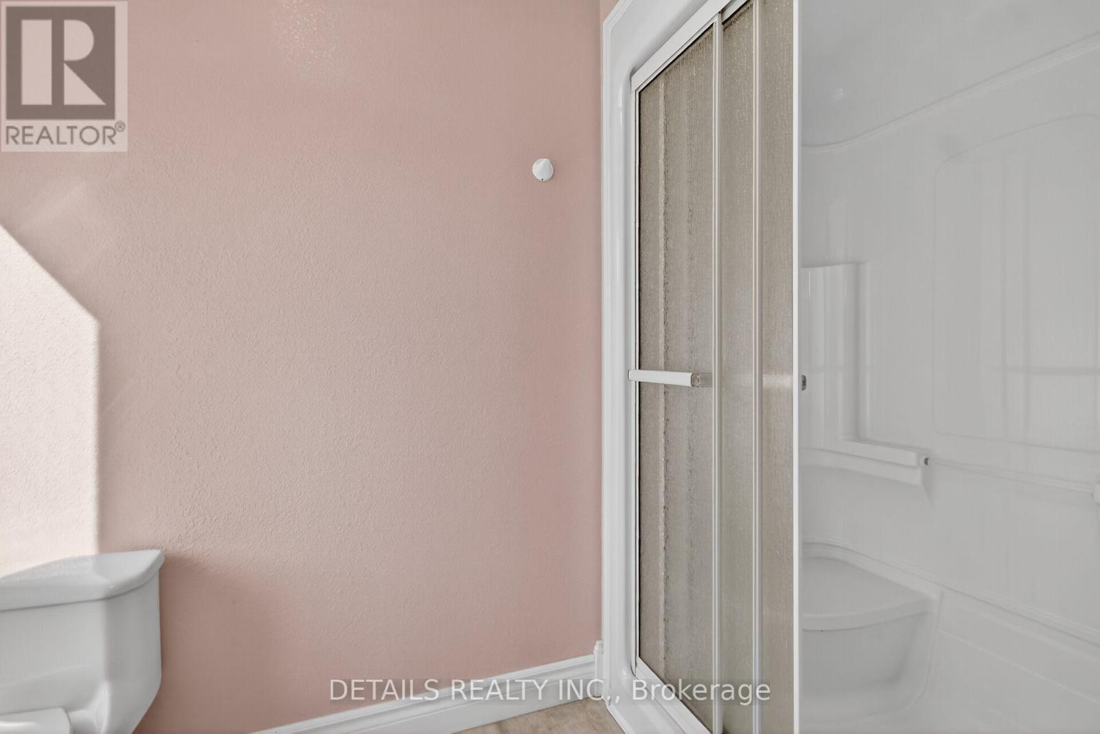 Ensuite with separate shower in the water closet - 7 Eagle Chase Court, Ottawa, ON - Indoor Photo Showing Bathroom