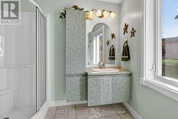 Main Bathroom with Shower -