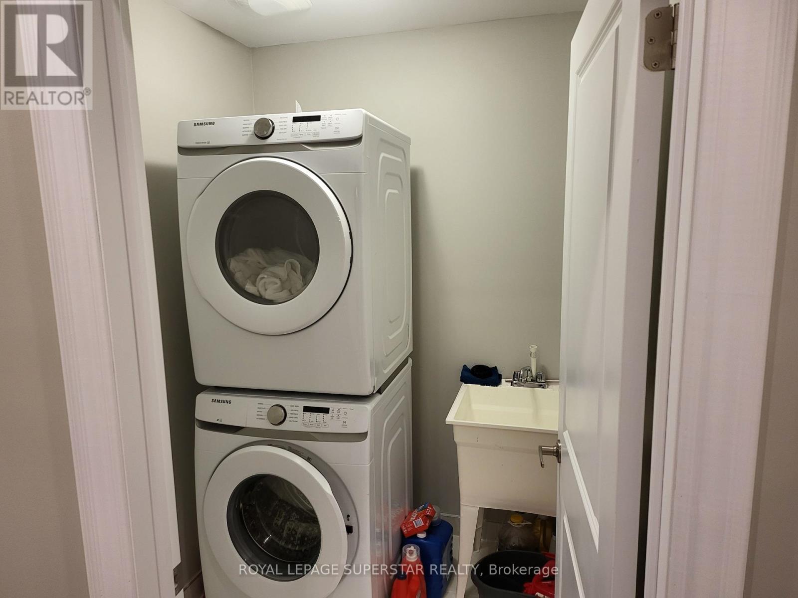 13 Eberhardt Drive, Wasaga Beach, ON - Indoor Photo Showing Laundry Room