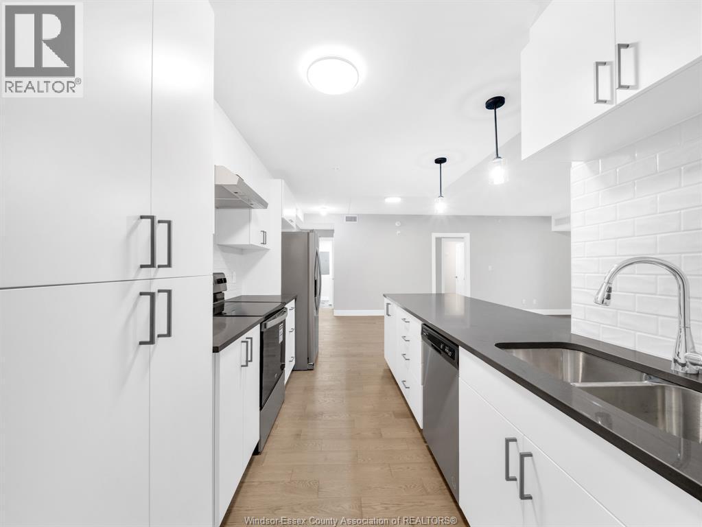 2550 Sandwich West Parkway Unit# 416, Lasalle, ON - Indoor Photo Showing Kitchen