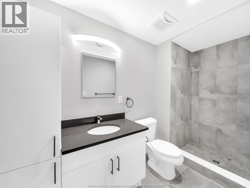 2550 Sandwich West Parkway Unit# 416, Lasalle, ON - Indoor Photo Showing Bathroom