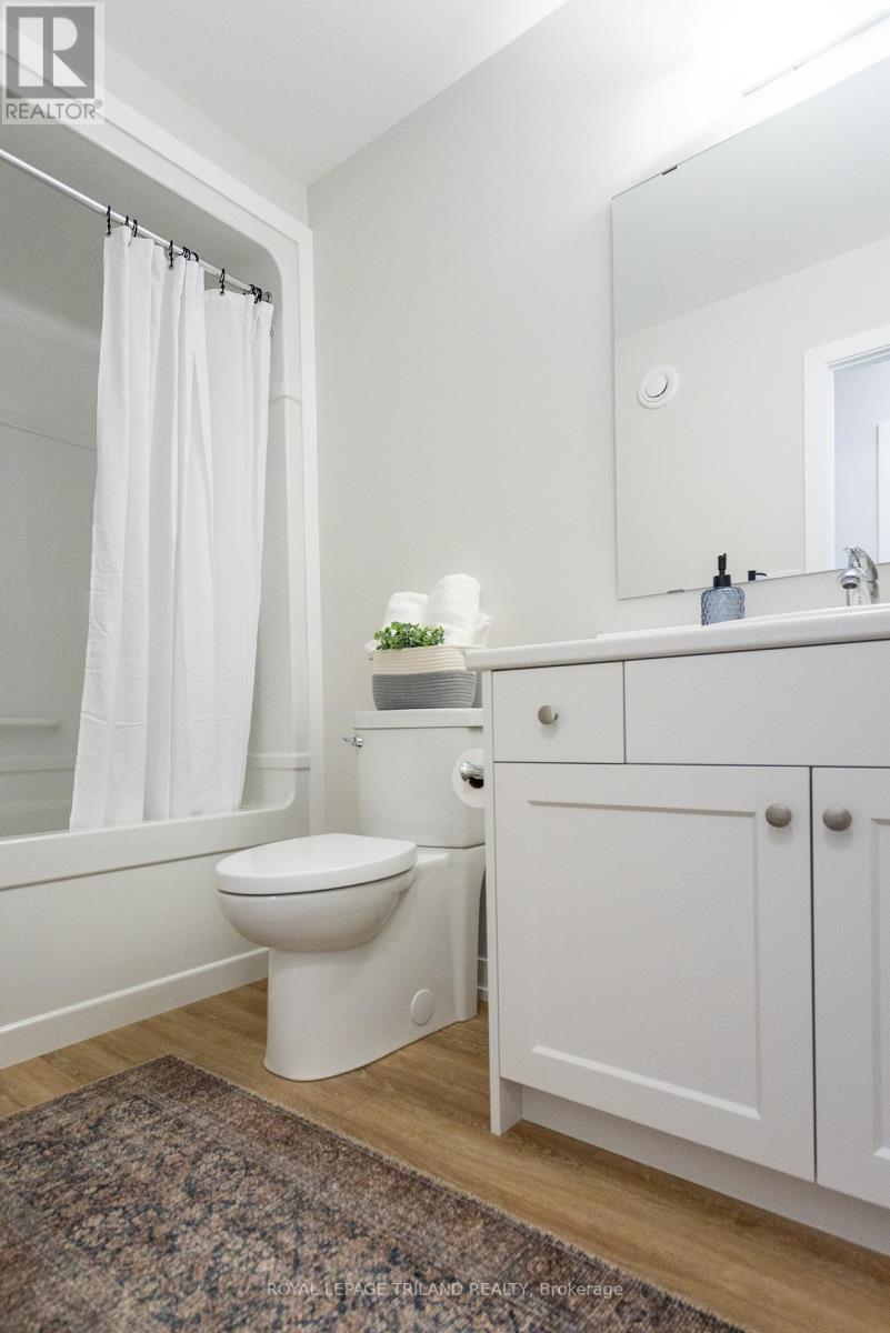 144 Styles Drive, St. Thomas, ON - Indoor Photo Showing Bathroom