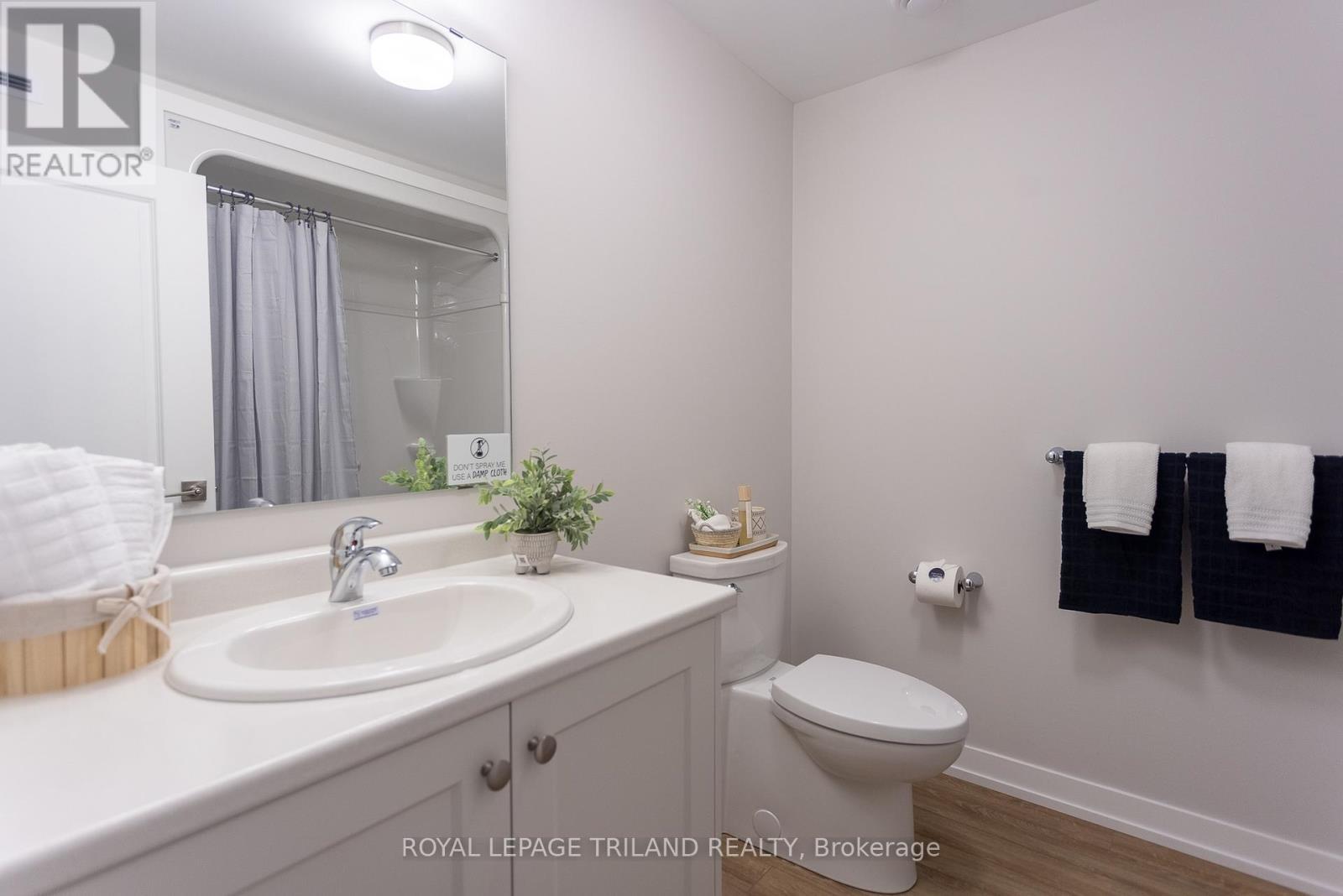 144 Styles Drive, St. Thomas, ON - Indoor Photo Showing Bathroom