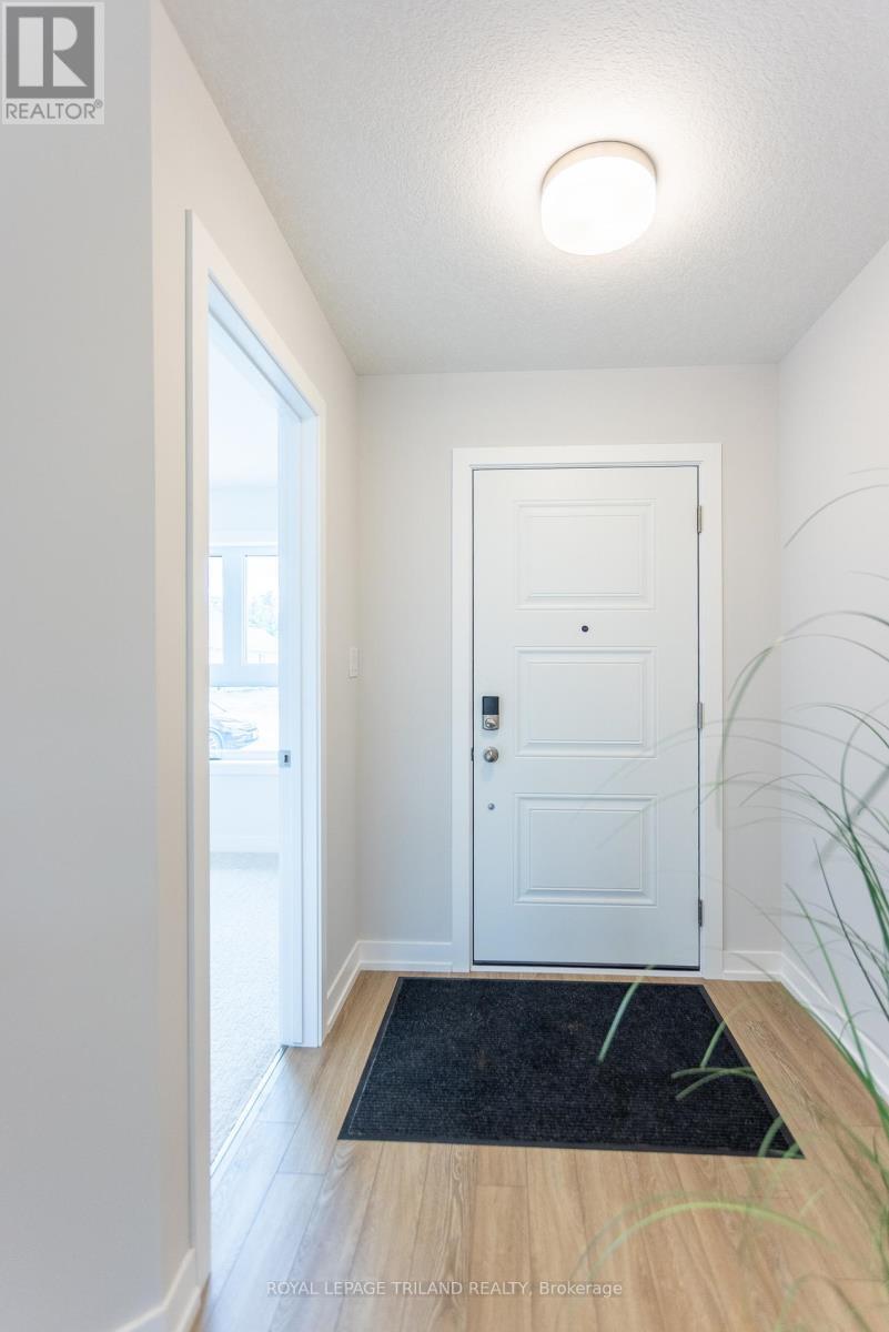 144 Styles Drive, St. Thomas, ON - Indoor Photo Showing Other Room