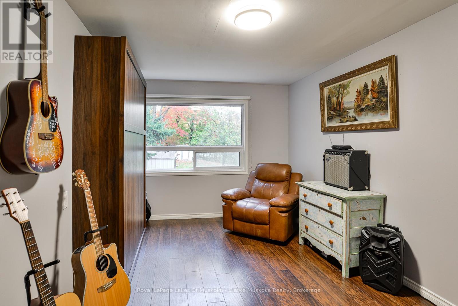 313 Ouida Street, Tay (Waubaushene), ON - Indoor Photo Showing Other Room