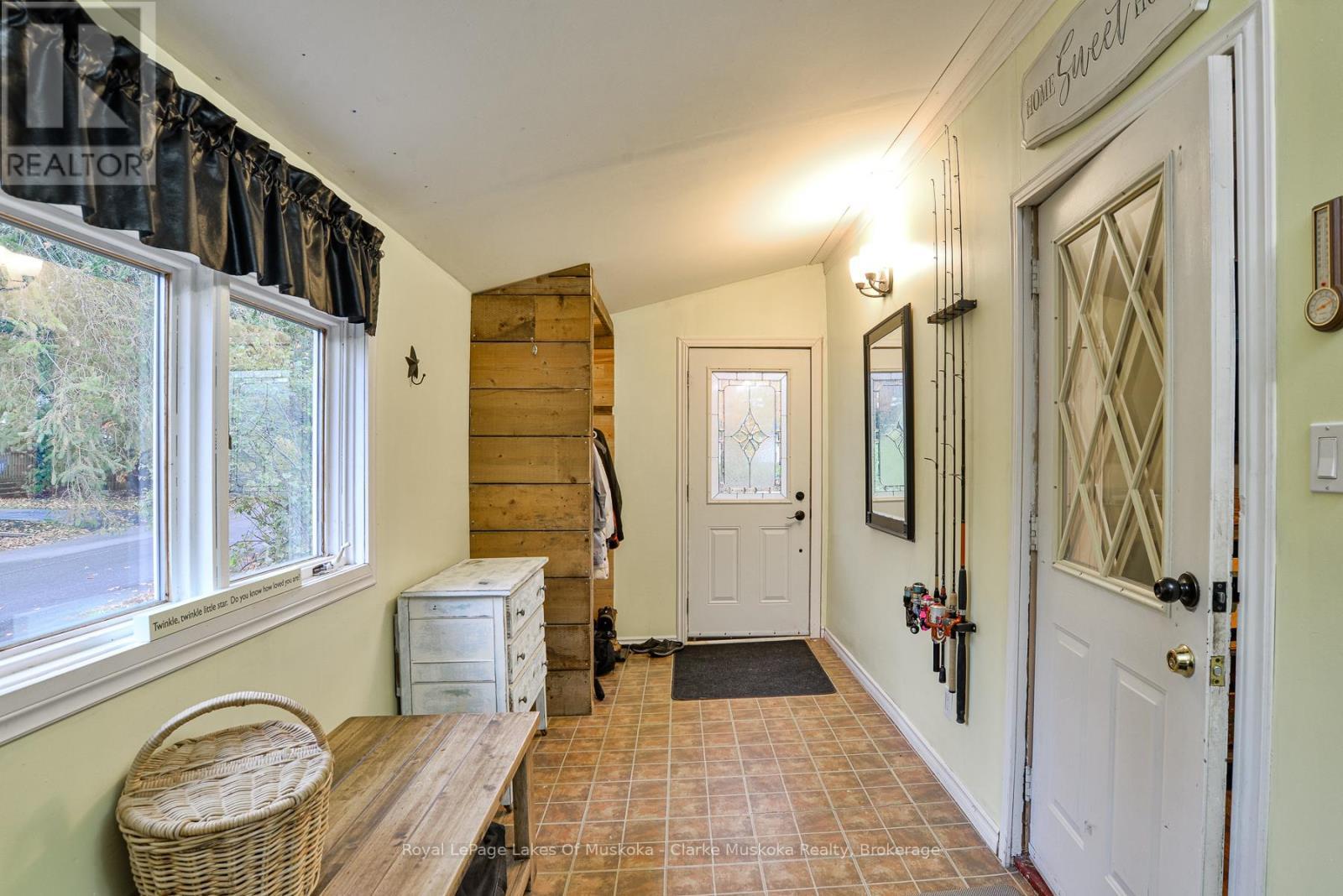 313 Ouida Street, Tay (Waubaushene), ON - Indoor Photo Showing Other Room