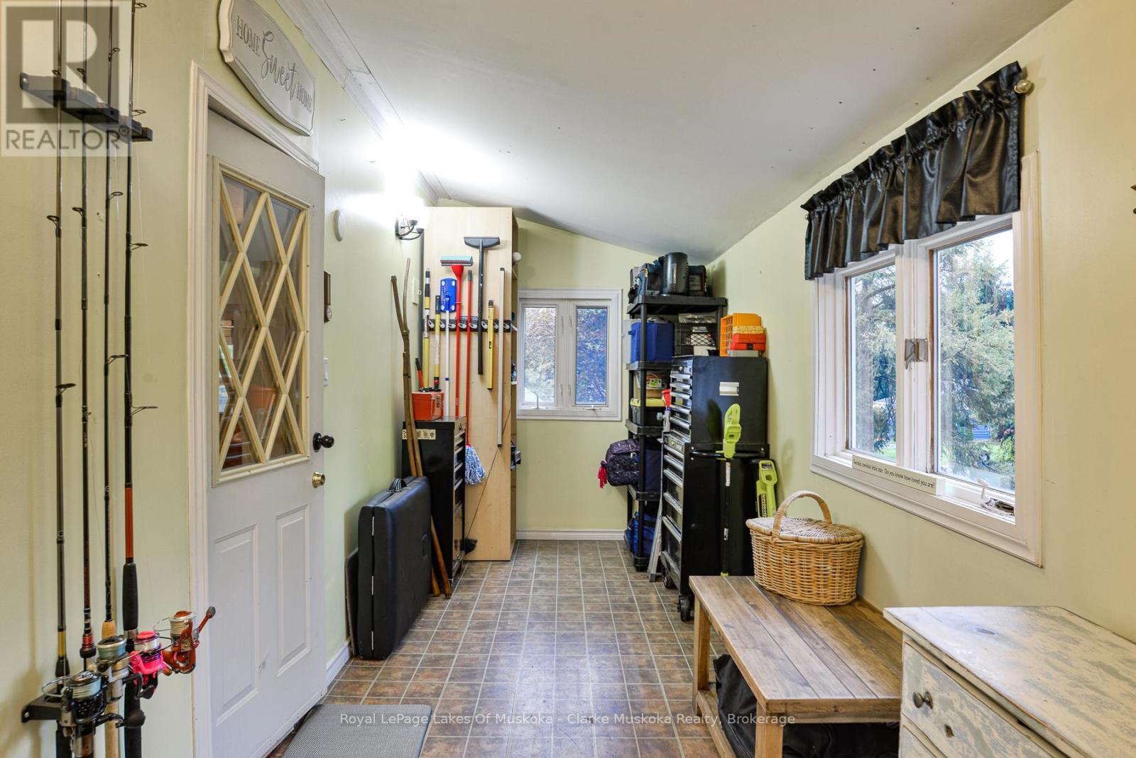 313 Ouida Street, Tay (Waubaushene), ON - Indoor Photo Showing Other Room