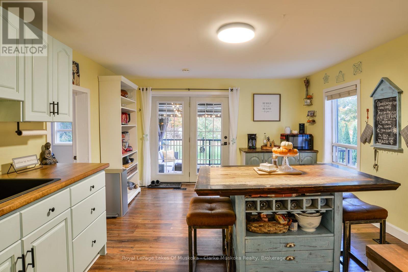 313 Ouida Street, Tay (Waubaushene), ON - Indoor