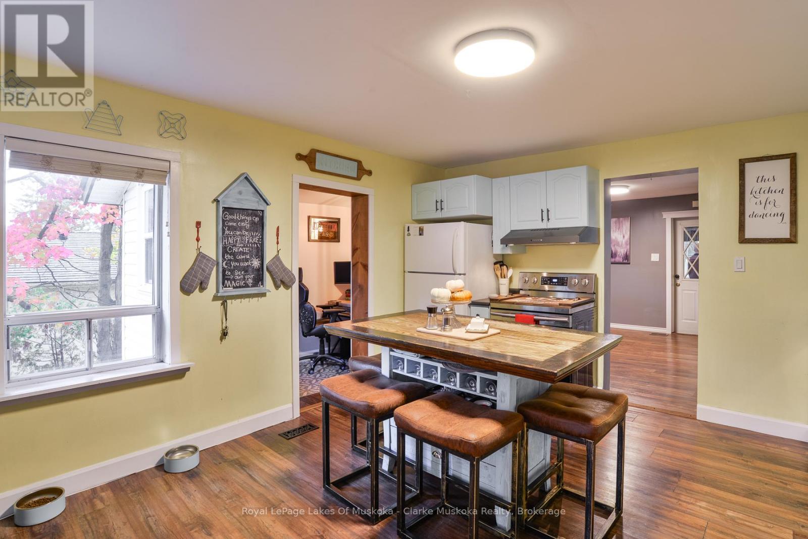 313 Ouida Street, Tay (Waubaushene), ON - Indoor