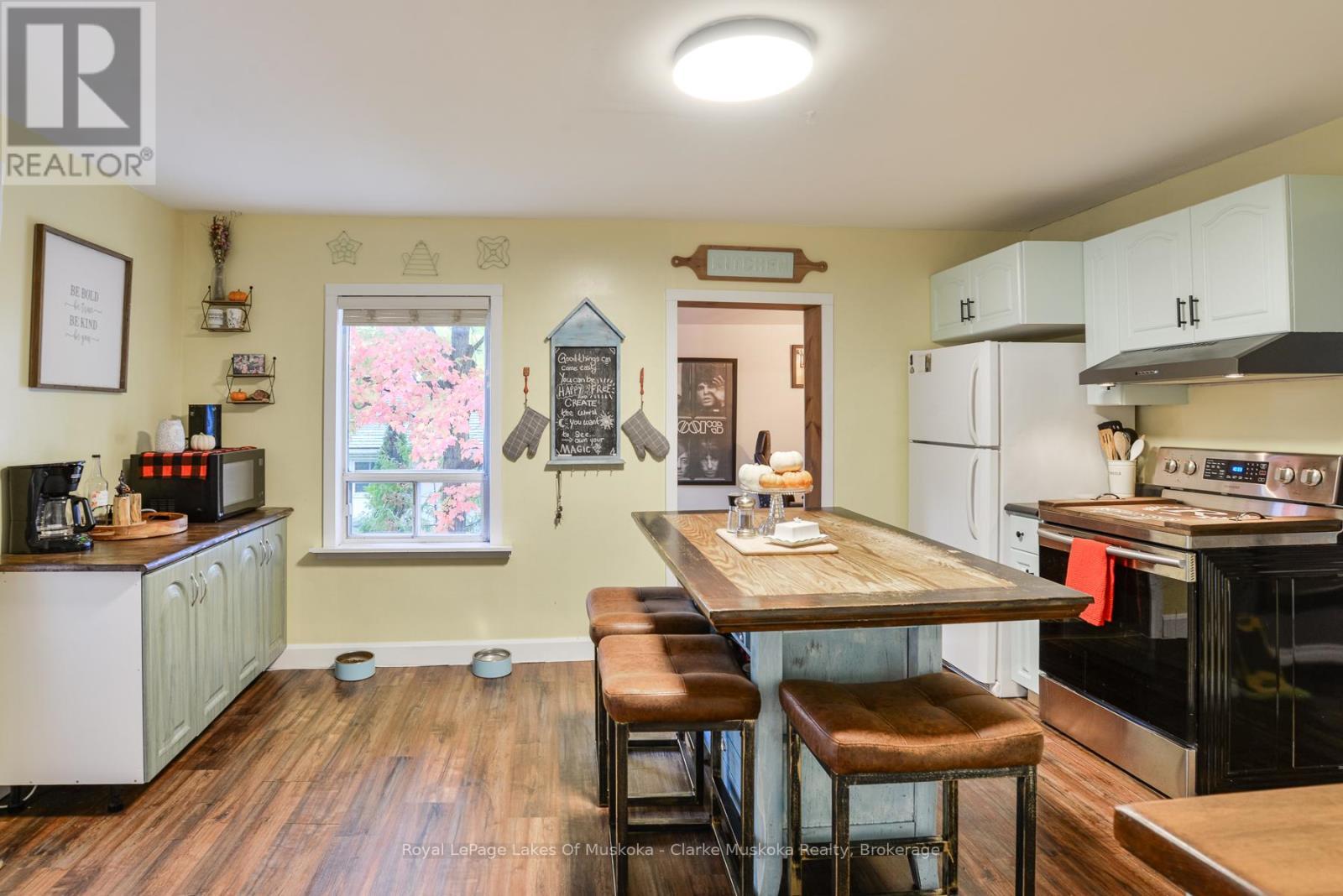 313 Ouida Street, Tay (Waubaushene), ON - Indoor