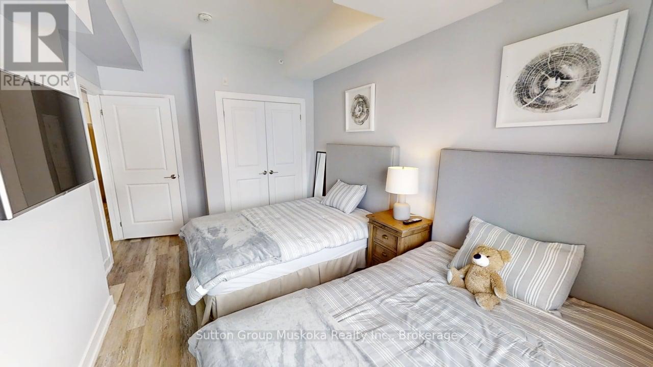 423 - 25 Pen Lake Point Road, Huntsville (Chaffey), ON - Indoor Photo Showing Bedroom