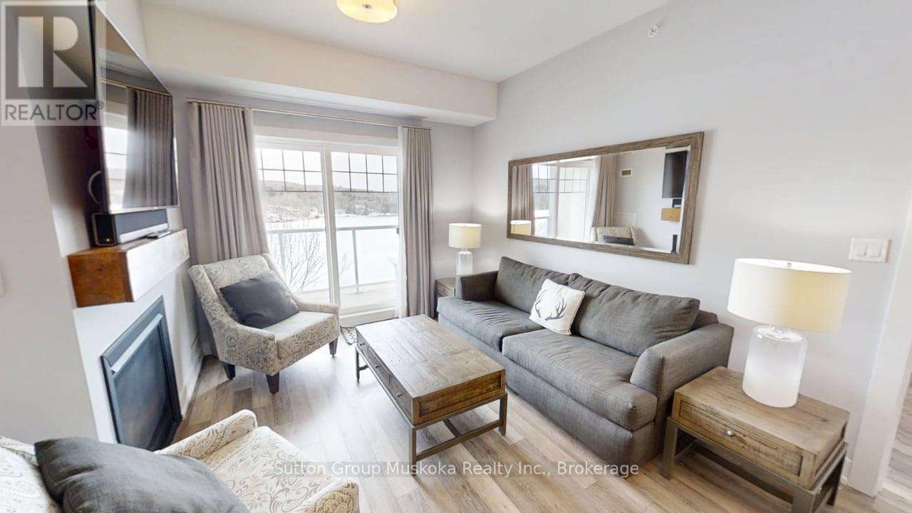 423 - 25 Pen Lake Point Road, Huntsville (Chaffey), ON - Indoor Photo Showing Living Room