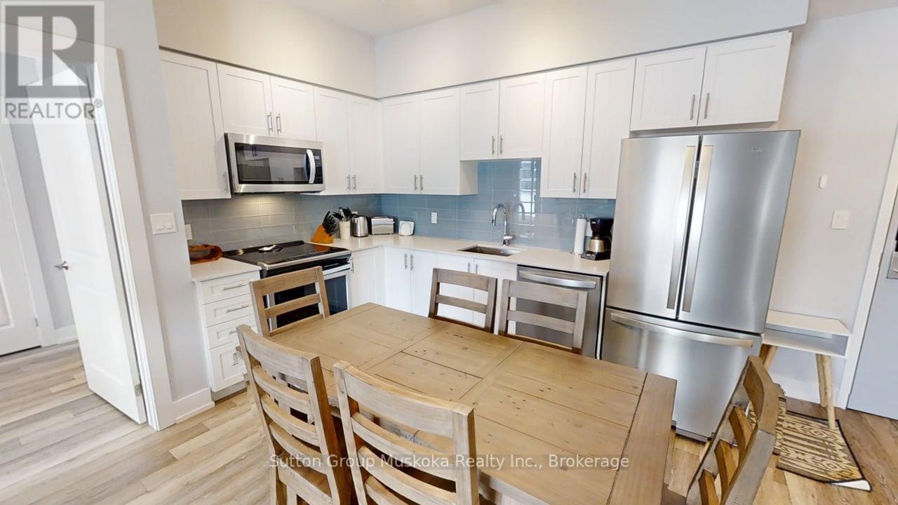423 - 25 Pen Lake Point Road, Huntsville (Chaffey), ON - Indoor Photo Showing Kitchen With Stainless Steel Kitchen