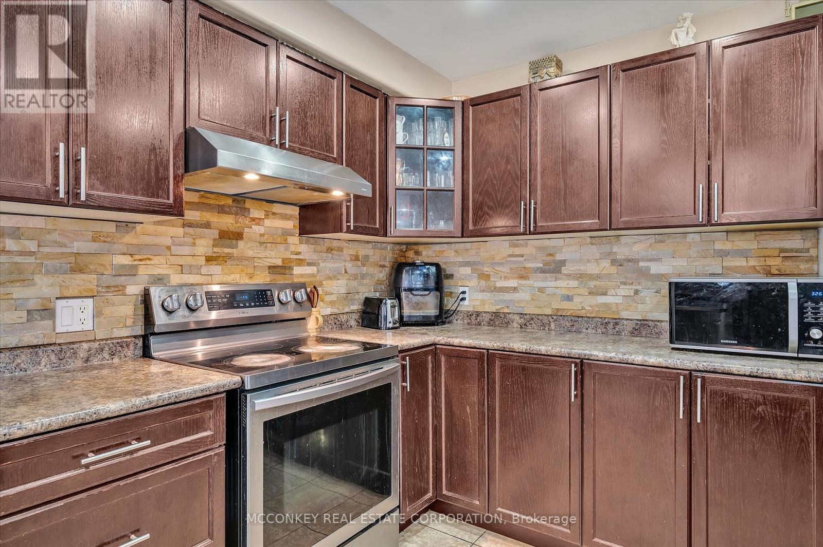 609 Ackerman Crescent, Peterborough (Monaghan Ward 2), ON - Indoor Photo Showing Kitchen