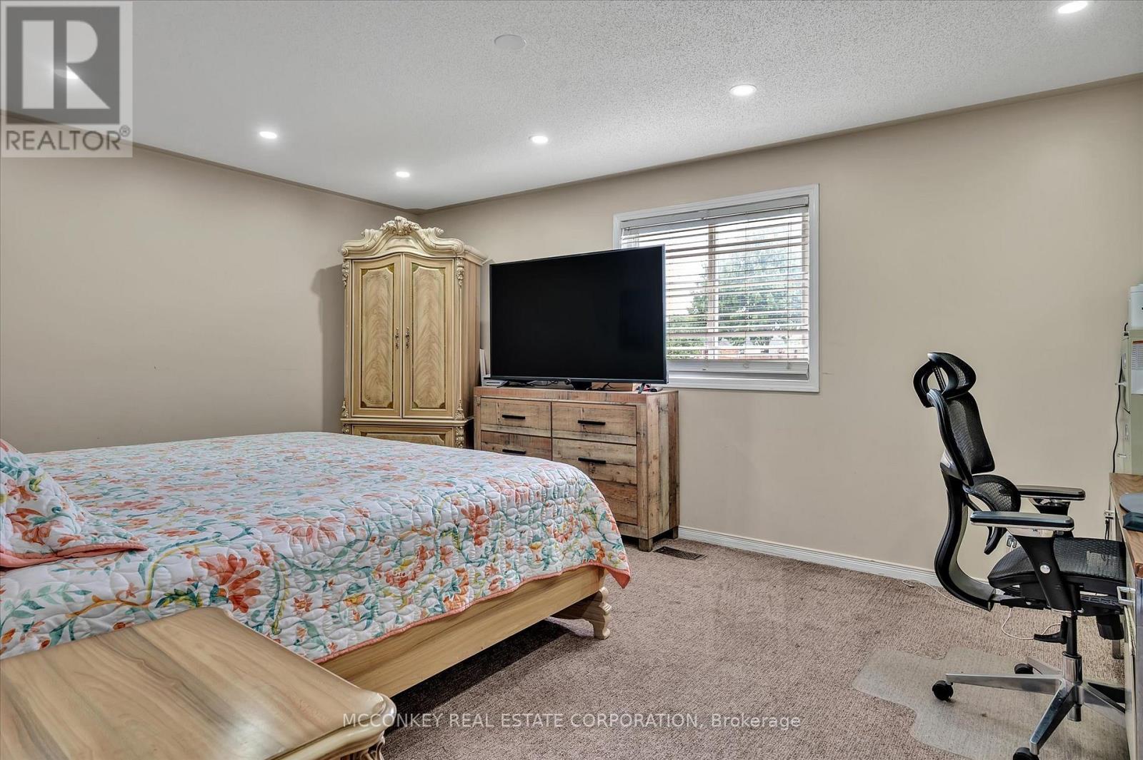 609 Ackerman Crescent, Peterborough (Monaghan Ward 2), ON - Indoor Photo Showing Bedroom