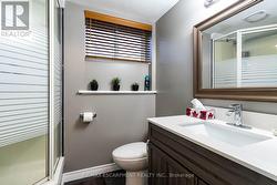 3 piece bathroom, lower -
