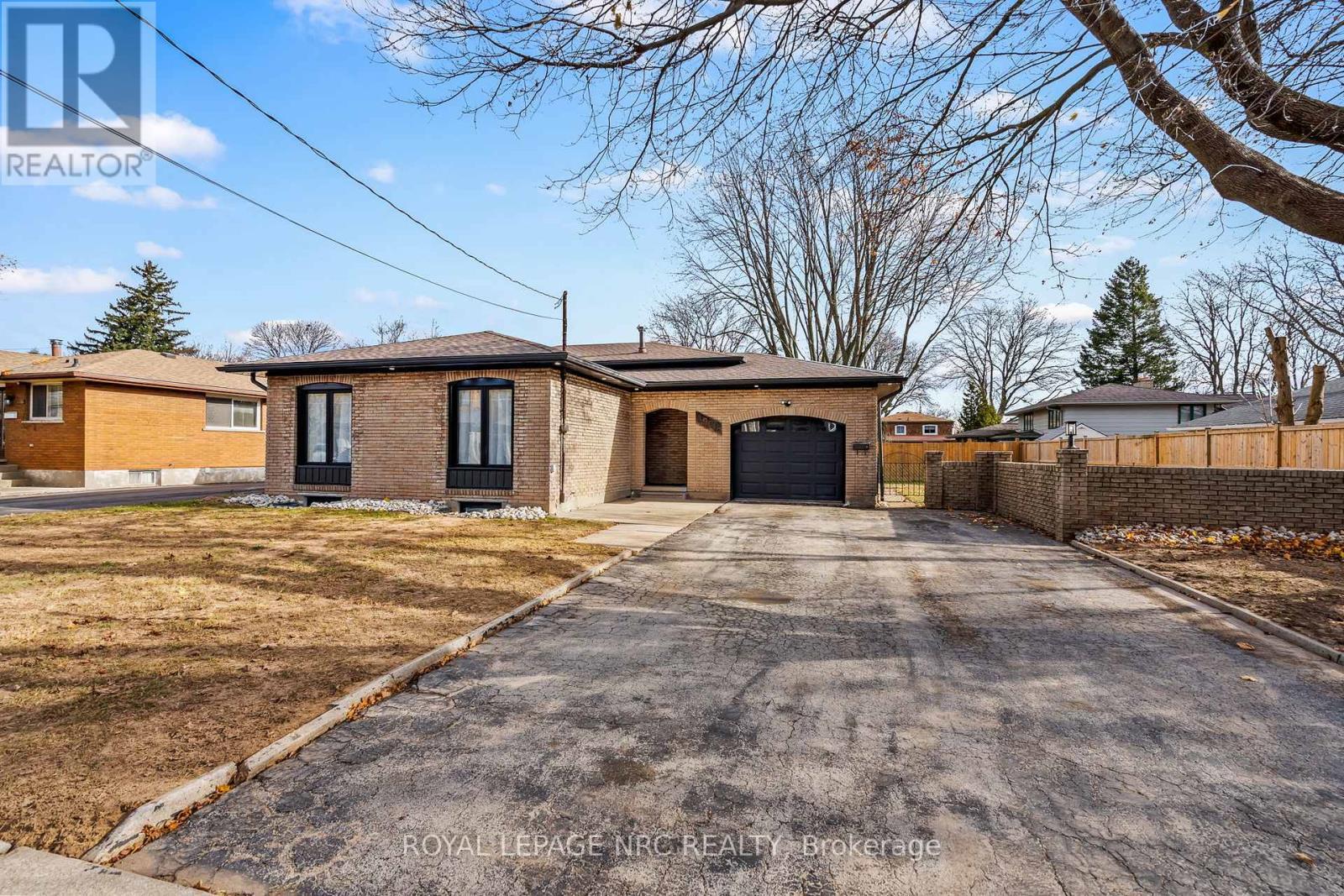 Upper - 4908 Pettit Avenue, Niagara Falls (Morrison), ON - Outdoor
