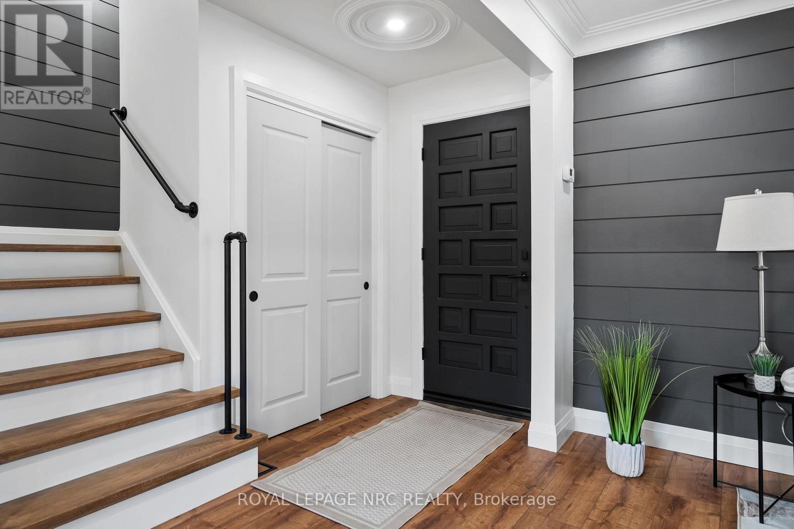 Upper - 4908 Pettit Avenue, Niagara Falls (Morrison), ON - Indoor Photo Showing Other Room