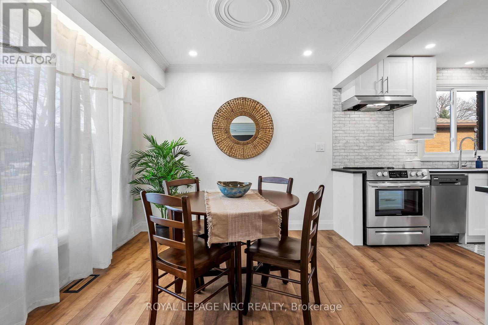 Upper - 4908 Pettit Avenue, Niagara Falls (Morrison), ON - Indoor