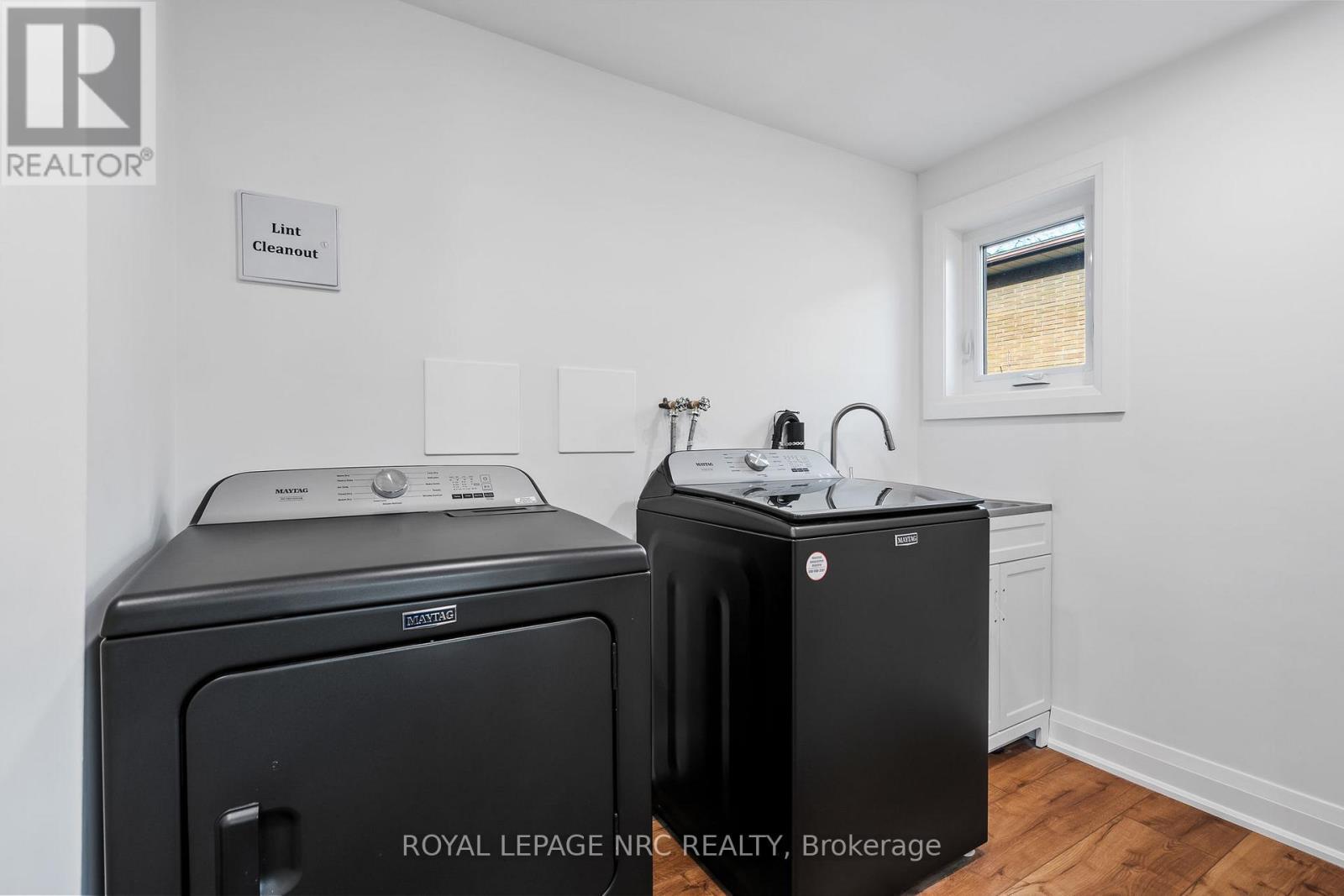 Upper - 4908 Pettit Avenue, Niagara Falls (Morrison), ON - Indoor Photo Showing Laundry Room