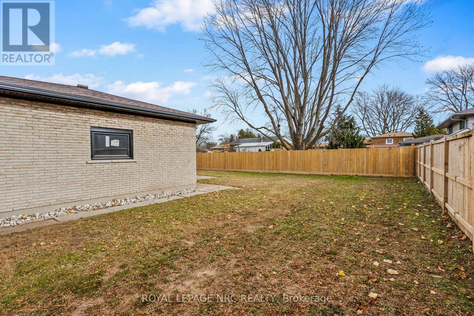 Upper - 4908 Pettit Avenue, Niagara Falls (Morrison), ON - Outdoor