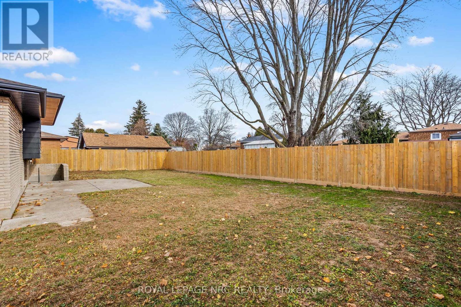 Upper - 4908 Pettit Avenue, Niagara Falls (Morrison), ON - Outdoor With Backyard