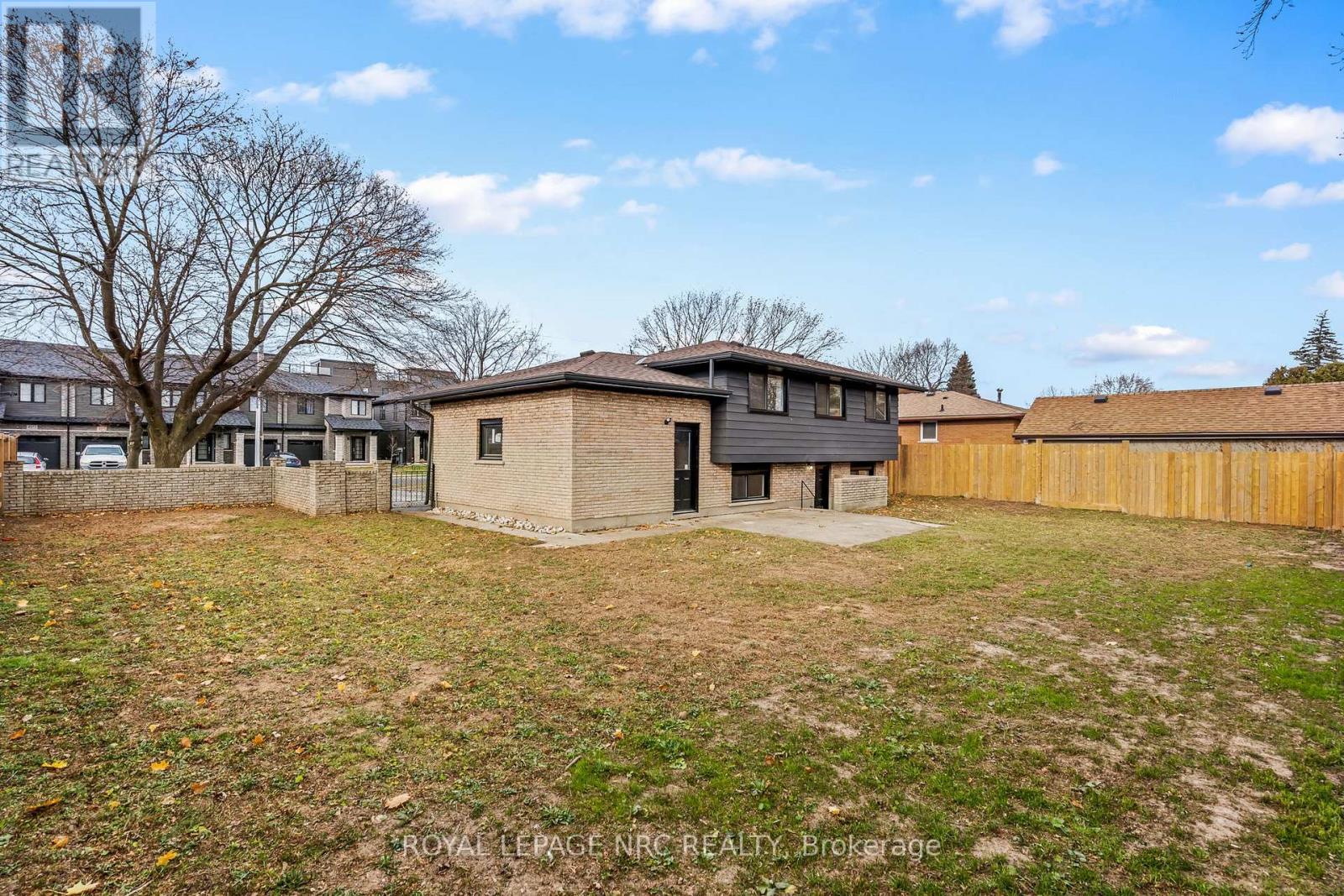 Upper - 4908 Pettit Avenue, Niagara Falls (Morrison), ON - Outdoor