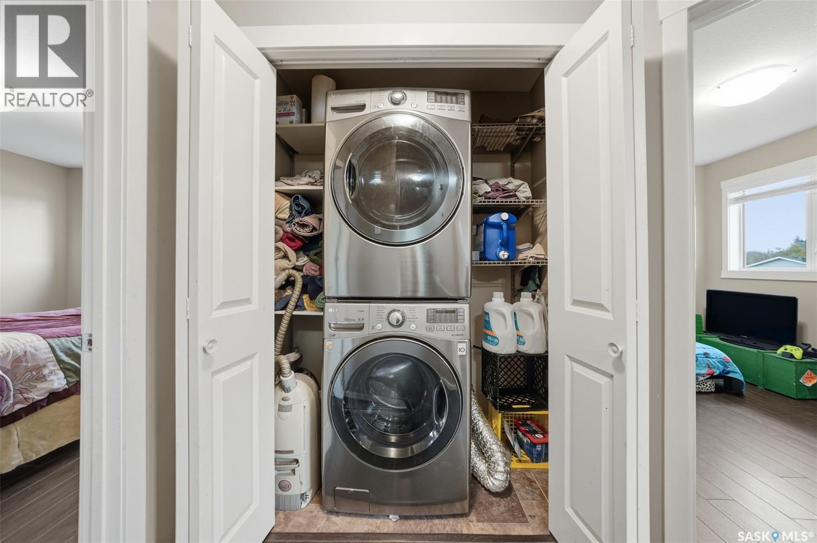 1 Derbowka Drive, Borden, SK - Indoor Photo Showing Laundry Room